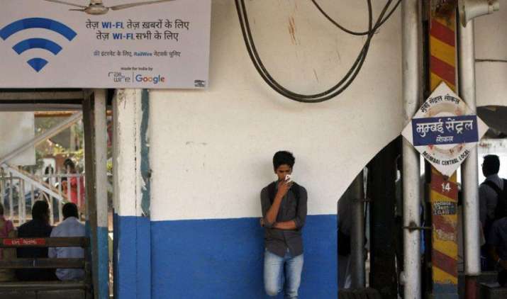 Digital India: रेलवे स्टेशनों पर गूगल की फ्री वाई-फाई सर्विस टेलीकॉम कंपनियों से कहीं बेहतर, लोगों को मिल रही है 45.2 Mbps की स्पीड Digital India: रेलवे स्टेशनों पर गूगल की फ्री वाई-फाई सर्विस टेलीकॉम कंपनियों से कहीं बेहतर, लोगों को मिल रही है 45.2 Mbps की स्पीड- IndiaTV Paisa