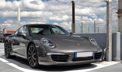 लक्जरी कार कंपनी Porsche ने भारत में पेश की 911 रेंज, कीमत 1.42 करोड़ रुपए लक्जरी कार कंपनी Porsche ने भारत में पेश की 911 रेंज, कीमत 1.42 करोड़ रुपए- IndiaTV Paisa