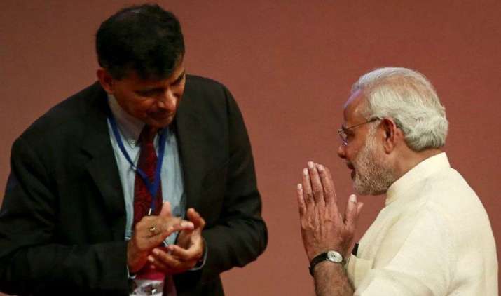 राजन ने आरबीआई गवर्नर के लिए तीन साल के कार्यकाल को बताया कम, कहा-मिलना चाहिए और वक्त राजन ने आरबीआई गवर्नर के लिए तीन साल के कार्यकाल को बताया कम, कहा-मिलना चाहिए और वक्त- IndiaTV Paisa