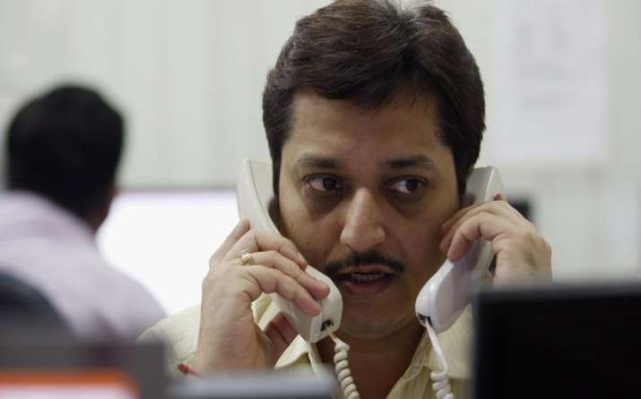 सेंसेक्स 66 अंक और निफ्टी 19 अंक गिरकर हुआ बंद, बैंकिंग-FMCG शेयरों में रही सबसे ज्यादा गिरावट सेंसेक्स 66 अंक और निफ्टी 19 अंक गिरकर हुआ बंद, बैंकिंग-FMCG शेयरों में रही सबसे ज्यादा गिरावट- India TV Paisa
