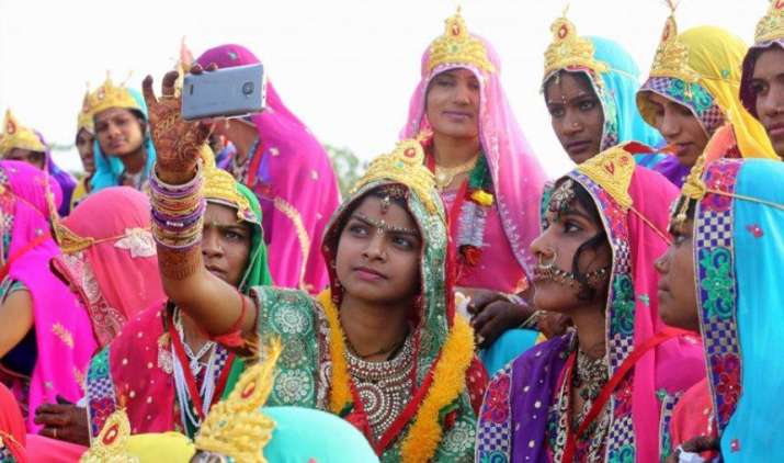 Gadget this Week: सैमसंग और Xiaomi ने घटाईं कीमतें, इंटेक्स, YU, LYF ने लॉन्च किए नए फोन Gadget this Week: सैमसंग और Xiaomi ने घटाईं कीमतें, इंटेक्स, YU, LYF ने लॉन्च किए नए फोन- India TV Paisa