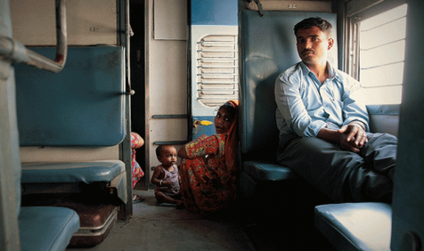मोबाइल पर मिलेंगे ट्रेन के जनरल टिकट, रेलवे लाने जा रही ये नई फैसलिटी मोबाइल पर मिलेंगे ट्रेन के जनरल टिकट, रेलवे लाने जा रही ये नई फैसलिटी- India TV Paisa
