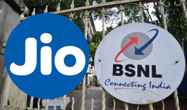 रिलायंस जियो और बीएसएनएल के बीच इंट्रा- सर्किल 2G, 4G रोमिंग के लिए समझौता रिलायंस जियो और बीएसएनएल के बीच इंट्रा- सर्किल 2G, 4G रोमिंग के लिए समझौता- India TV Paisa