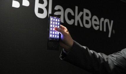 End of an Era: अब BlackBerry नहीं बनाएगी स्मार्टफोन, बढ़ते घाटे के कारण बंद किया कारोबार End of an Era: अब BlackBerry नहीं बनाएगी स्मार्टफोन, बढ़ते घाटे के कारण बंद किया कारोबार- India TV Paisa