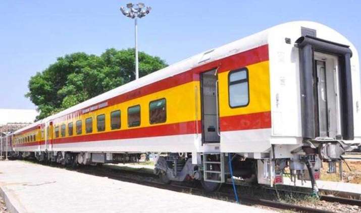 हमसफर ट्रेन की सीट से स्क्रीन तक सब है हाईटेक, सफर के दौरान मिलेंगी शाही ट्रेन जैसी सुविधाएं हमसफर ट्रेन की सीट से स्क्रीन तक सब है हाईटेक, सफर के दौरान मिलेंगी शाही ट्रेन जैसी सुविधाएं- India TV Paisa