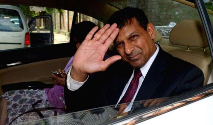 पूर्व RBI गवर्नर रघुराम राजन ने दिया था 5 हजार और 10 हजार के नए नोट जारी करने का सुझाव पूर्व RBI गवर्नर रघुराम राजन ने दिया था 5 हजार और 10 हजार के नए नोट जारी करने का सुझाव- India TV Paisa