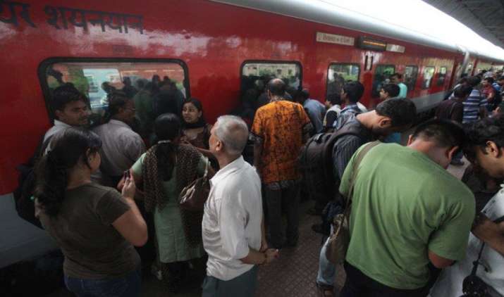 RAIL FARE HIKE: राजधानी समेत इन Trains का बढ़ा किराया, नए नियम का असर RAIL FARE HIKE: राजधानी समेत इन Trains का बढ़ा किराया, नए नियम का असर- India TV Paisa