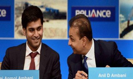 अनिल अंबानी ने अपने बेटे अनमोल को बताया कंपनी के लिए भाग्यशाली, शेयर मूल्य में हुआ 40% इजाफा अनिल अंबानी ने अपने बेटे अनमोल को बताया कंपनी के लिए भाग्यशाली, शेयर मूल्य में हुआ 40% इजाफा- India TV Paisa