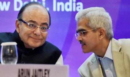 Paisa Quick: सरकार ने मौद्रिक नीति समिति के तीन सदस्यों को किया नियुक्त, एम्बिट अल्फा का अधिग्रहण करेगी एडलवाइस Paisa Quick: सरकार ने मौद्रिक नीति समिति के तीन सदस्यों को किया नियुक्त, एम्बिट अल्फा का अधिग्रहण करेगी एडलवाइस- India TV Paisa