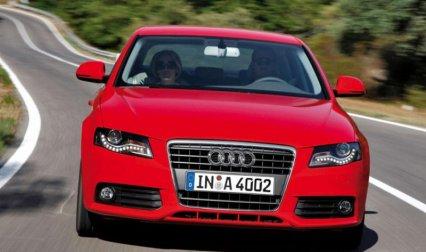 Audi ने भारत में लॉन्च की एंट्री लेवल सेडान A4, कीमत 38 लाख से शुरू Audi ने भारत में लॉन्च की एंट्री लेवल सेडान A4, कीमत 38 लाख से शुरू- India TV Paisa