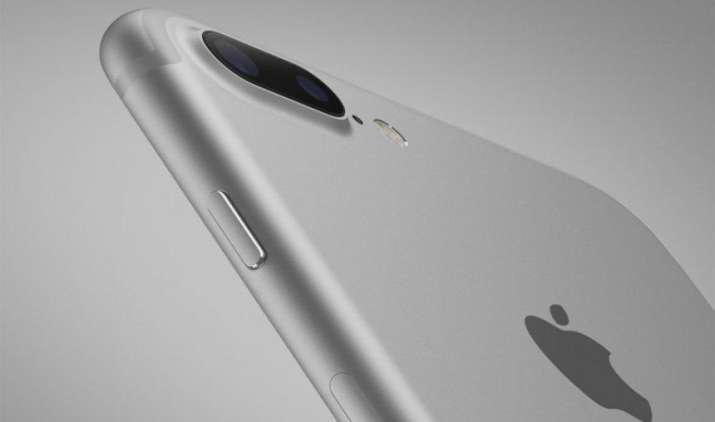 Price Details: Apple ने भारत में iphone 7 की कीमतों का किया खुलासा, 60,000 से 92,000 रुपए के बीच होंगे दाम Price Details: Apple ने भारत में iphone 7 की कीमतों का किया खुलासा, 60,000 से 92,000 रुपए के बीच होंगे दाम- India TV Paisa