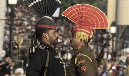 पाकिस्तान से बहुत ज्यादा मजबूत है भारतीय सेना, जानिए दोनों देशों की सेनाओं की क्या है ताकत पाकिस्तान से बहुत ज्यादा मजबूत है भारतीय सेना, जानिए दोनों देशों की सेनाओं की क्या है ताकत- India TV Paisa