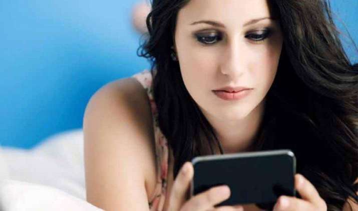 घर बैठे मोबाइल एप से ऐसे खुलवाएं Bank Account, आधार नंबर के जरिए होगा E-KYC घर बैठे मोबाइल एप से ऐसे खुलवाएं Bank Account, आधार नंबर के जरिए होगा E-KYC- IndiaTV Paisa