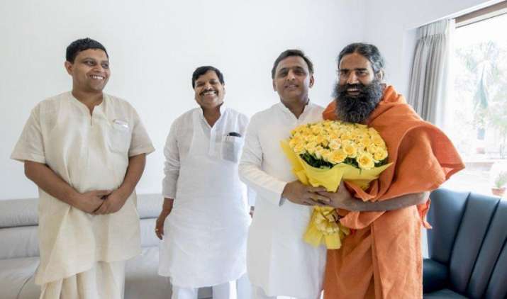 उत्तर प्रदेश में 1 लाख लोगों को रोजगार देंगे पतंजलि-सैमसंग, अखिलेश सरकार ने दी मंजूरी उत्तर प्रदेश में 1 लाख लोगों को रोजगार देंगे पतंजलि-सैमसंग, अखिलेश सरकार ने दी मंजूरी- India TV Paisa