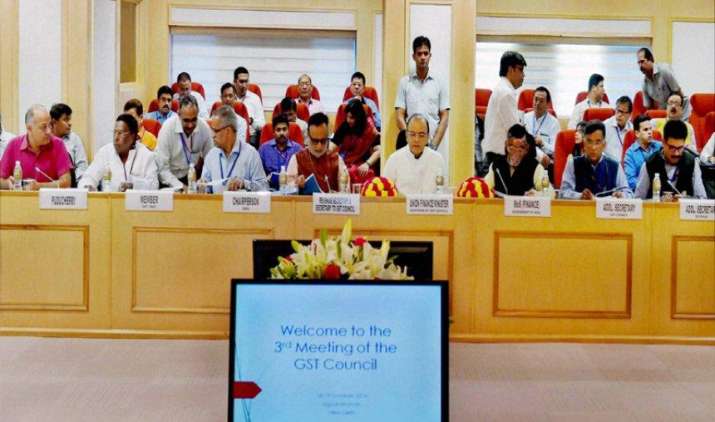 GST में देना पड़ सकता है 6 से 26% तक टैक्स, लग्जरी चीजों के लिए चुकानी होगी ज्यादा कीमत GST में देना पड़ सकता है 6 से 26% तक टैक्स, लग्जरी चीजों के लिए चुकानी होगी ज्यादा कीमत- India TV Paisa