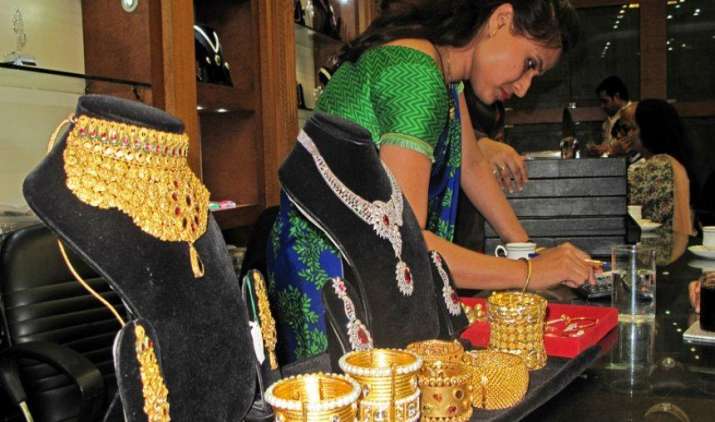 ग्लोबल संकेतों से Silver में रिकवरी, बिना किसी बदलाव के सोना 30,250 रुपए पर स्थिर ग्लोबल संकेतों से Silver में रिकवरी, बिना किसी बदलाव के सोना 30,250 रुपए पर स्थिर- India TV Paisa