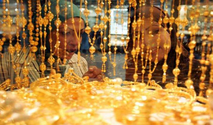 धनतेरस से पहले सस्ता हुआ सोना, 10 ग्राम गोल्ड की कीमत 30,700 रुपए धनतेरस से पहले सस्ता हुआ सोना, 10 ग्राम गोल्ड की कीमत 30,700 रुपए- India TV Paisa
