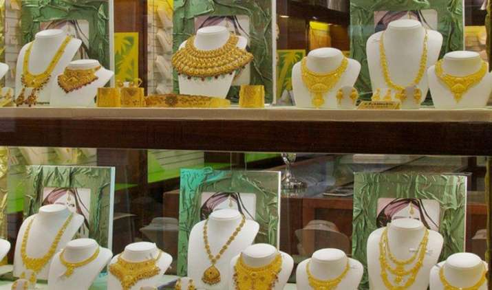 Gold पहुंचा दो हफ्ते के उच्चतम स्तर पर, कीमतों में आई 160 रुपए की उछाल Gold पहुंचा दो हफ्ते के उच्चतम स्तर पर, कीमतों में आई 160 रुपए की उछाल- India TV Paisa