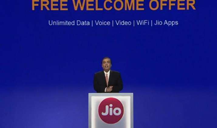Setback: Reliance Jio का फ्री वेलकम ऑफर समय से पहले 3 दिसंबर को हो जाएगा खत्म, इसलिए लिया गया ये फैसला Setback: Reliance Jio का फ्री वेलकम ऑफर समय से पहले 3 दिसंबर को हो जाएगा खत्म, इसलिए लिया गया ये फैसला- IndiaTV Paisa