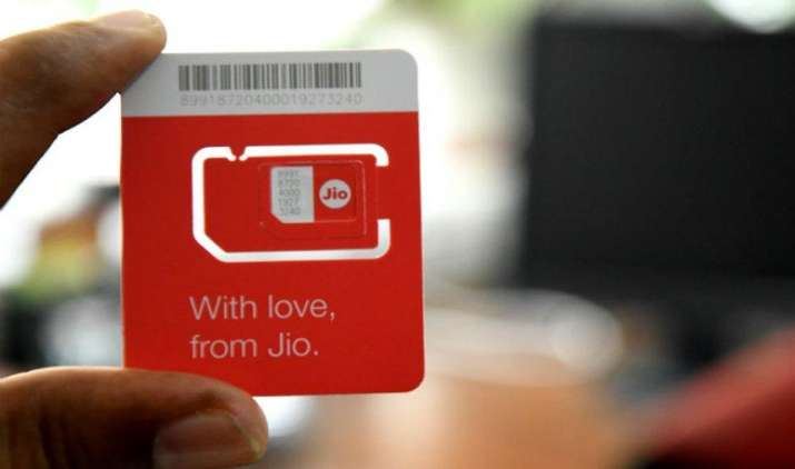 Reliance Jio सिम लेने के लिए अब नहीं होगी कोई परेशानी, आम दुकानों पर बिक्री हुई शुरू Reliance Jio सिम लेने के लिए अब नहीं होगी कोई परेशानी, आम दुकानों पर बिक्री हुई शुरू- India TV Paisa