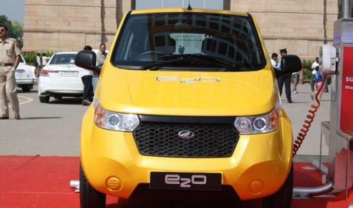 चीन में इलेक्ट्रिक कार लॉन्च करने की तैयारी में है Mahindra, 200 चीनी कंपनियों से करेगी प्रतिस्पर्धा चीन में इलेक्ट्रिक कार लॉन्च करने की तैयारी में है Mahindra, 200 चीनी कंपनियों से करेगी प्रतिस्पर्धा- India TV Paisa