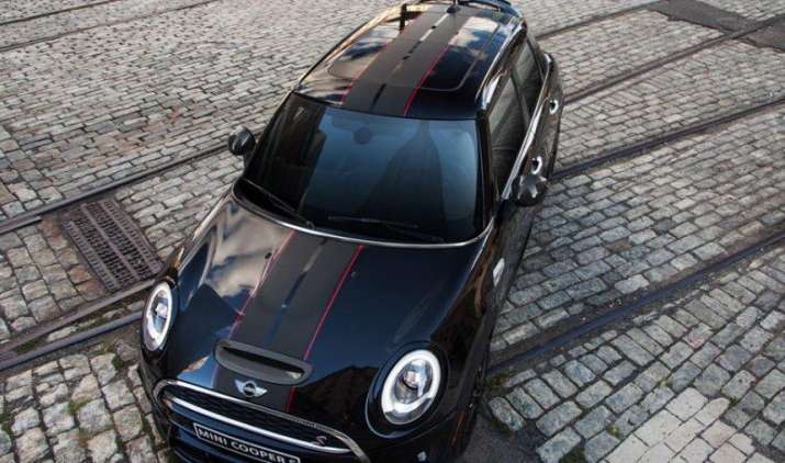 भारत में लॉन्च हुई Mini Cooper S कार्बन एडिशन, मात्र 20 यूनिट की ही होगी बिक्री भारत में लॉन्च हुई Mini Cooper S कार्बन एडिशन, मात्र 20 यूनिट की ही होगी बिक्री- India TV Paisa