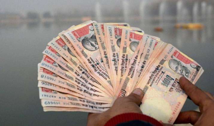 राहत: 30 नवंबर तक कर सकेंगे पुराने 500 और 1000 रुपए के नोटों का उपयोग, सरकार बढ़ा सकती है तारीख राहत: 30 नवंबर तक कर सकेंगे पुराने 500 और 1000 रुपए के नोटों का उपयोग, सरकार बढ़ा सकती है तारीख- India TV Paisa