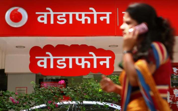 Jio के खिलाफ Vodafone हाईकोर्ट पहुंचा, कहा- जियो की मुफ्त पेशकश ट्राई के शुल्क आदेश का उल्लंघन Jio के खिलाफ Vodafone हाईकोर्ट पहुंचा, कहा- जियो की मुफ्त पेशकश ट्राई के शुल्क आदेश का उल्लंघन- India TV Paisa