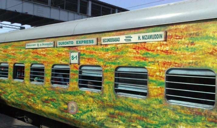 रेलवे ने फ्लेक्सी फेयर सिस्टम में किए कई बदलाव, प्रीमियम ट्रेनों की खाली सीटों पर मिलेगा 10 फीसदी डिस्काउंट रेलवे ने फ्लेक्सी फेयर सिस्टम में किए कई बदलाव, प्रीमियम ट्रेनों की खाली सीटों पर मिलेगा 10 फीसदी डिस्काउंट- India TV Paisa
