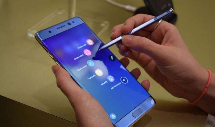 बाजार में दोबारा दस्तक देगा Samsung Galaxy Note 7, पहले से कम पावर की बैटरी के साथ जून में होगा लॉन्च बाजार में दोबारा दस्तक देगा Samsung Galaxy Note 7, पहले से कम पावर की बैटरी के साथ जून में होगा लॉन्च- India TV Paisa
