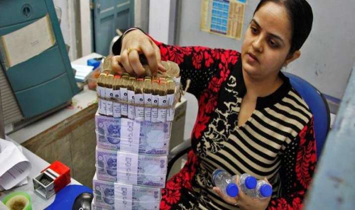 भारत का राजकोषीय घाटा अप्रैल-नवंबर में रहा 4.58 लाख करोड़ रुपए, पूरे साल के लक्ष्य का है 86 प्रतिशत भारत का राजकोषीय घाटा अप्रैल-नवंबर में रहा 4.58 लाख करोड़ रुपए, पूरे साल के लक्ष्य का है 86 प्रतिशत- India TV Paisa