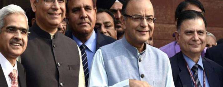 उद्योग जगत ने की वित्त मंत्री से मांग, कंपनी कर की दर कम हो और होम लोन ब्याज पर मिले अधिक टैक्स छूट उद्योग जगत ने की वित्त मंत्री से मांग, कंपनी कर की दर कम हो और होम लोन ब्याज पर मिले अधिक टैक्स छूट- India TV Paisa