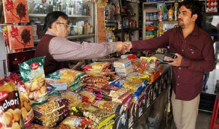 नोटबंदी के बाद संकट में छोटे कारोबार, फिर भी सरकार पर कायम है छोटे दुकानदारों का भरोसा नोटबंदी के बाद संकट में छोटे कारोबार, फिर भी सरकार पर कायम है छोटे दुकानदारों का भरोसा- India TV Paisa