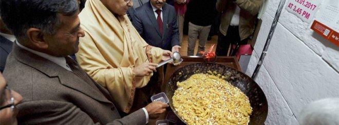 Budget 2017 : हलवा सेरेमनी के साथ ही 19 जनवरी से शुरू हो गई बजट की प्रक्रिया Budget 2017 : हलवा सेरेमनी के साथ ही 19 जनवरी से शुरू हो गई बजट की प्रक्रिया- India TV Paisa
