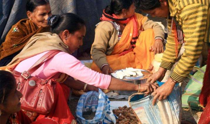 #CashlessTransaction : देश के इस छोटे से गांव में पिछले पांच दशकों से हो रहा है कैशलेस लेन-देन #CashlessTransaction : देश के इस छोटे से गांव में पिछले पांच दशकों से हो रहा है कैशलेस लेन-देन- India TV Paisa