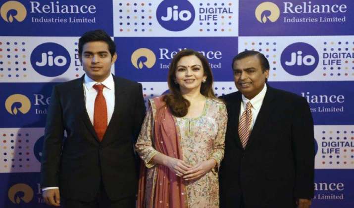 रिलायंस जियो ने ब्रॉडबैंड सेक्टर में रखा कदम, यूजर्स को मिलेगी 1 जीबीपीएस तक की इंटरनेट स्पीड रिलायंस जियो ने ब्रॉडबैंड सेक्टर में रखा कदम, यूजर्स को मिलेगी 1 जीबीपीएस तक की इंटरनेट स्पीड- India TV Paisa
