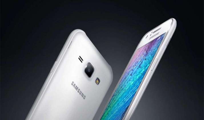 Samsung ने लॉन्च किया Galaxy J2 Ace VoLte स्मार्टफोन, डेटा सेविंग के अनोखे फीचर से है लैस Samsung ने लॉन्च किया Galaxy J2 Ace VoLte स्मार्टफोन, डेटा सेविंग के अनोखे फीचर से है लैस- India TV Paisa