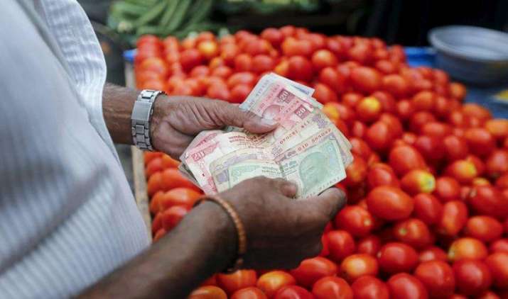 पावर और फ्यूल प्राइस घटने से मार्च में थोक महंगाई दर घटी, यह 6.55% से गिरकर 5.7% रही पावर और फ्यूल प्राइस घटने से मार्च में थोक महंगाई दर घटी, यह 6.55% से गिरकर 5.7% रही- India TV Paisa
