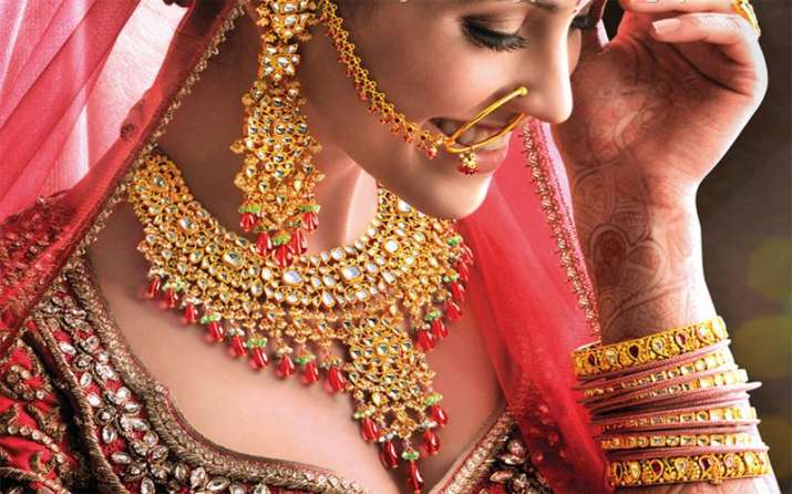 घर में रखी पुरानी ज्वैलरी बेचने पर लगेगा 3% GST, मरम्मत पर 5% टैक्स चुकाना पड़ेगा घर में रखी पुरानी ज्वैलरी बेचने पर लगेगा 3% GST, मरम्मत पर 5% टैक्स चुकाना पड़ेगा- India TV Paisa