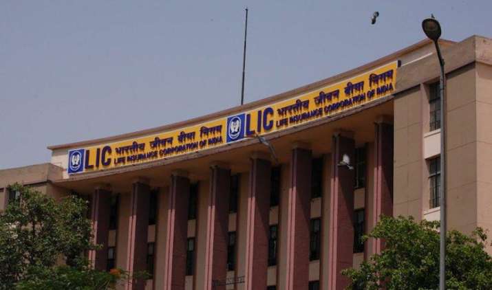 सरकारी बीमा कंपनी LIC के MD बने हेमंत भार्गव, 2019 तक रहेंगे पद पर सरकारी बीमा कंपनी LIC के MD बने हेमंत भार्गव, 2019 तक रहेंगे पद पर- India TV Paisa