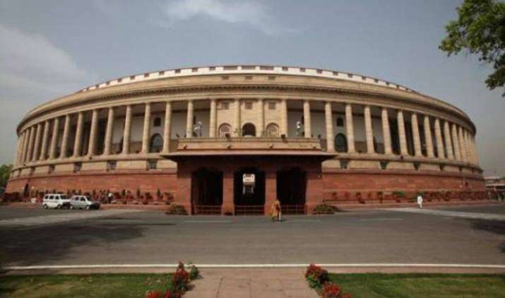 लोकसभा में पास हुआ GST संशोधन बिल, जेटली ने कहा उपयोग के आधार पर तय होगी टैक्स की दर लोकसभा में पास हुआ GST संशोधन बिल, जेटली ने कहा उपयोग के आधार पर तय होगी टैक्स की दर- India TV Paisa