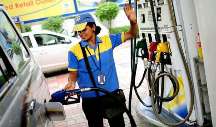 No Relief: पेट्रोल-डीजल पर टैक्स घटाने पर सरकार का कोई विचार नहीं, आप चुकाते रहेंगे ज्यादा कीमत No Relief: पेट्रोल-डीजल पर टैक्स घटाने पर सरकार का कोई विचार नहीं, आप चुकाते रहेंगे ज्यादा कीमत- India TV Paisa