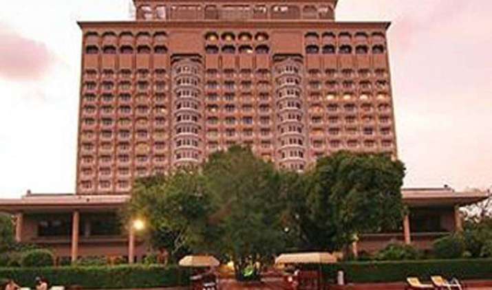 Tata ग्रुप को बड़ा झटका NDMC करेगा ताज मानसिंह की नीलामी, Le Meridien का लाइसेंस भी हुआ रद्द Tata ग्रुप को बड़ा झटका NDMC करेगा ताज मानसिंह की नीलामी, Le Meridien का लाइसेंस भी हुआ रद्द- India TV Paisa
