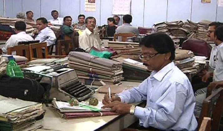 सरकार देगी 50 लाख केंद्रीय कर्मचारियों को बड़ा तोहफा, हो सकता है 5000 करोड़ के पैकेज का ऐलान सरकार देगी 50 लाख केंद्रीय कर्मचारियों को बड़ा तोहफा, हो सकता है 5000 करोड़ के पैकेज का ऐलान- India TV Paisa