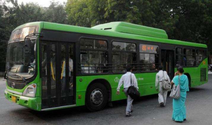 दफ्तर जाने वालों के लिए घर से बस सेवा शुरू करेगी DTC, यात्रा होगी सुगम दफ्तर जाने वालों के लिए घर से बस सेवा शुरू करेगी DTC, यात्रा होगी सुगम- India TV Paisa