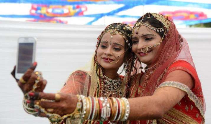 मोबाइल कनेक्शन के मामले में भारत दुनिया में दूसरे नंबर पर, हर सेंकेंड करीब 2 लोग खरीदते हैं सिम मोबाइल कनेक्शन के मामले में भारत दुनिया में दूसरे नंबर पर, हर सेंकेंड करीब 2 लोग खरीदते हैं सिम- India TV Paisa