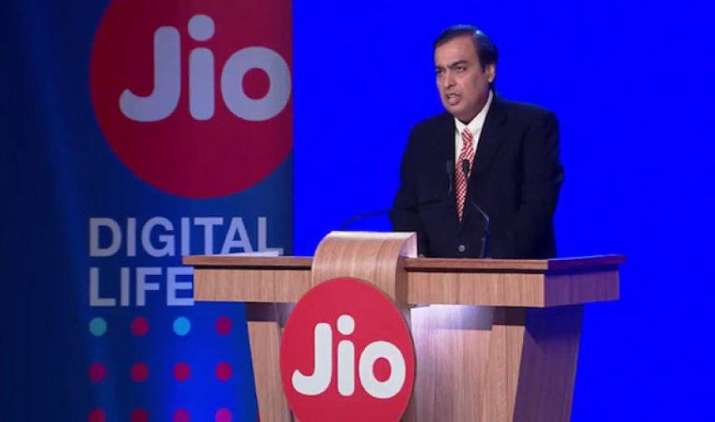 जियो के सहारे रिलायंस इंडस्ट्री का मार्केट कैप 5 लाख करोड़ रुपए के पार, 52 हफ्ते में 52% बढ़ा कंपनी का शेयर जियो के सहारे रिलायंस इंडस्ट्री का मार्केट कैप 5 लाख करोड़ रुपए के पार, 52 हफ्ते में 52% बढ़ा कंपनी का शेयर- IndiaTV Paisa