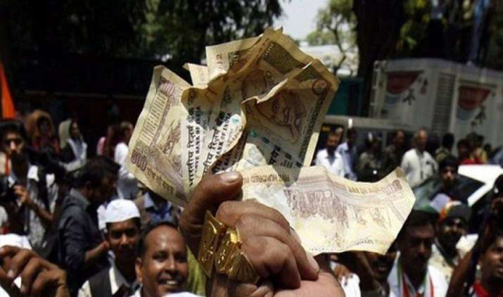 Last Hope : संभालकर रखें बंद हो चुके पुराने 500 और 1000 के नोट, जुलाई में सुप्रीम कोर्ट से राहत मिलने की है उम्मीद Last Hope : संभालकर रखें बंद हो चुके पुराने 500 और 1000 के नोट, जुलाई में सुप्रीम कोर्ट से राहत मिलने की है उम्मीद- India TV Paisa