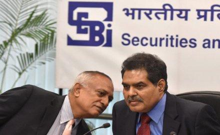 पी-नोट्स के जरिए शेयर बाजार में नहीं लगेगा कालाधन, सेबी ने कड़े नियमों को दी मंजूरी पी-नोट्स के जरिए शेयर बाजार में नहीं लगेगा कालाधन, सेबी ने कड़े नियमों को दी मंजूरी- India TV Paisa