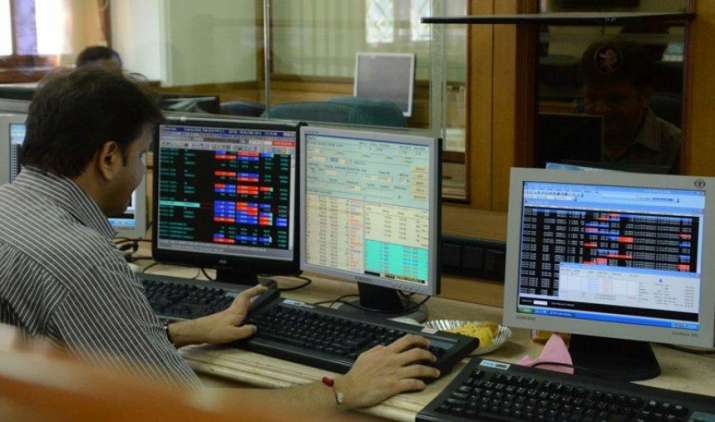 NSE में तकनीकी समस्या के कारण रुका कारोबार 3 घंटे बाद हुआ बहाल, निफ्टी 9722 और सेंसेक्स 31586 के स्तर पर NSE में तकनीकी समस्या के कारण रुका कारोबार 3 घंटे बाद हुआ बहाल, निफ्टी 9722 और सेंसेक्स 31586 के स्तर पर- IndiaTV Paisa